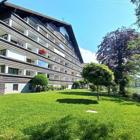 Anna Seeblick: Lakeside Retreat with Pool and Ski Access Bodensdorf Exterior photo